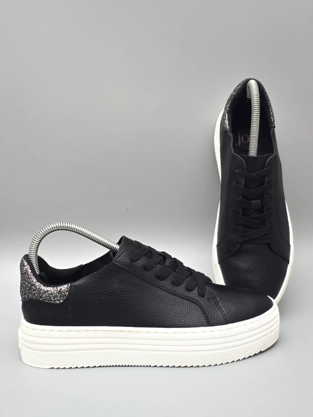 Joy Performance Comfort Black/White Sparkly Leather Sneakers Women's Size 8.5M